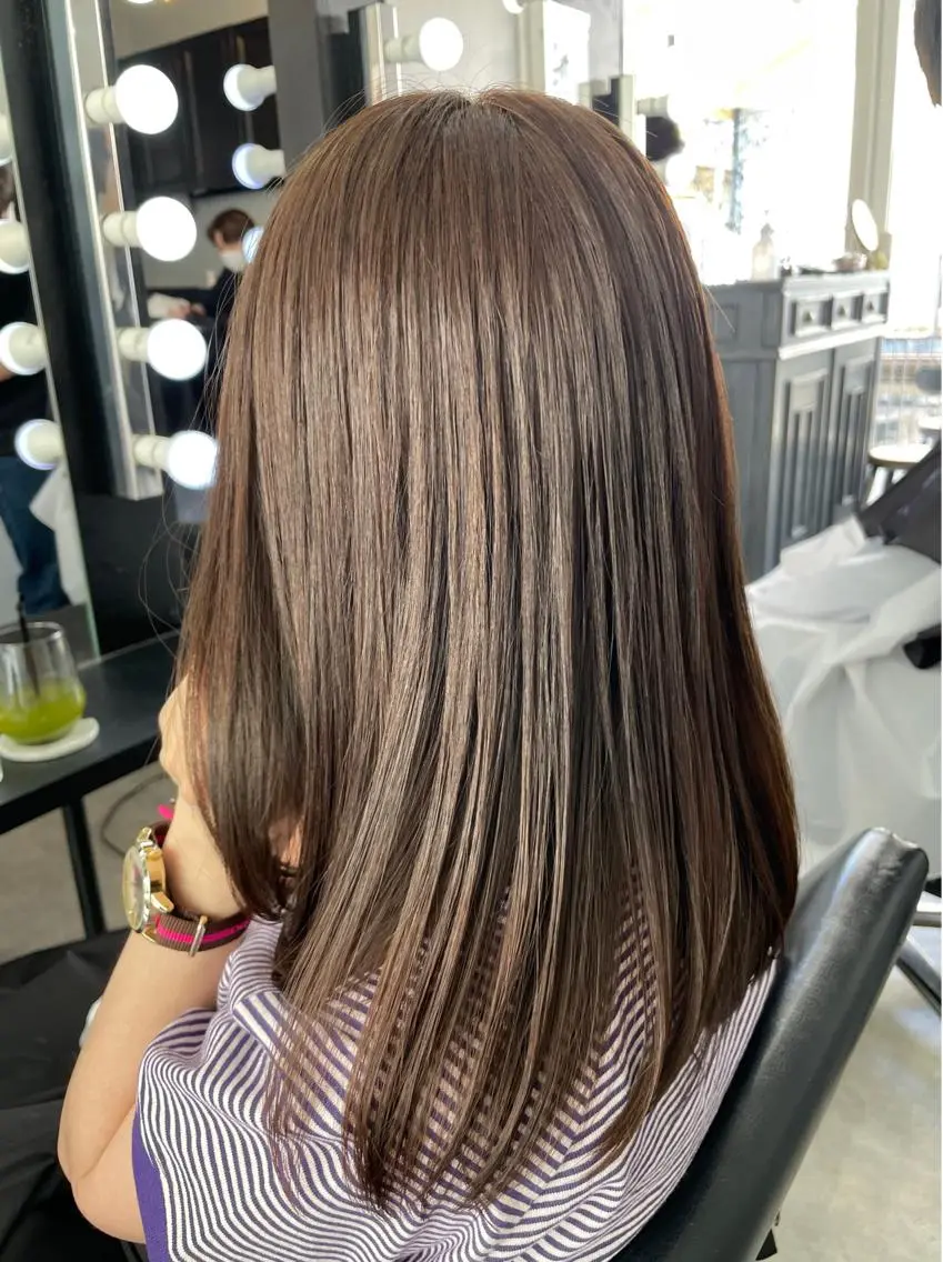 セミロング カラー ベージュカラー ラベンダーカラー ラベンダーベージュ カット ヘアカラー トリートメント ブリーチなし透明感 タケザワミキのヘアスタイル