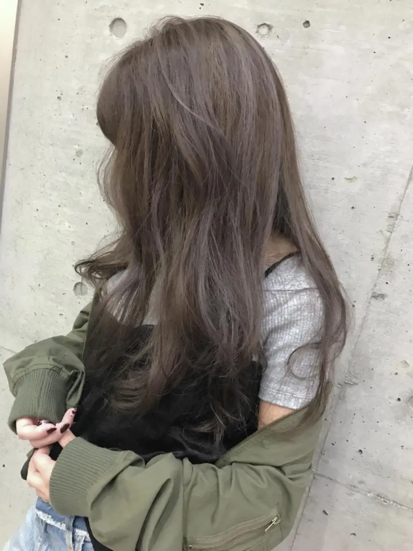 ロング カラー グレージュ ハイライトカラー ハイライト 大栗 佑也  髪質改善のヘアスタイル