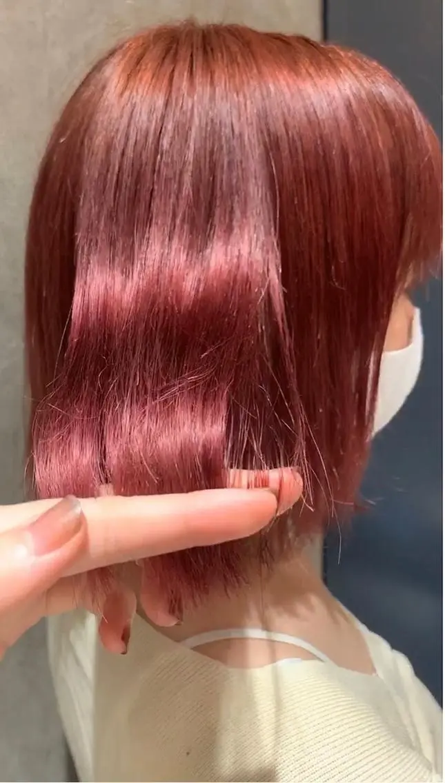 ショート カラー カシス ピンクカラー うえの ももねのヘアスタイル