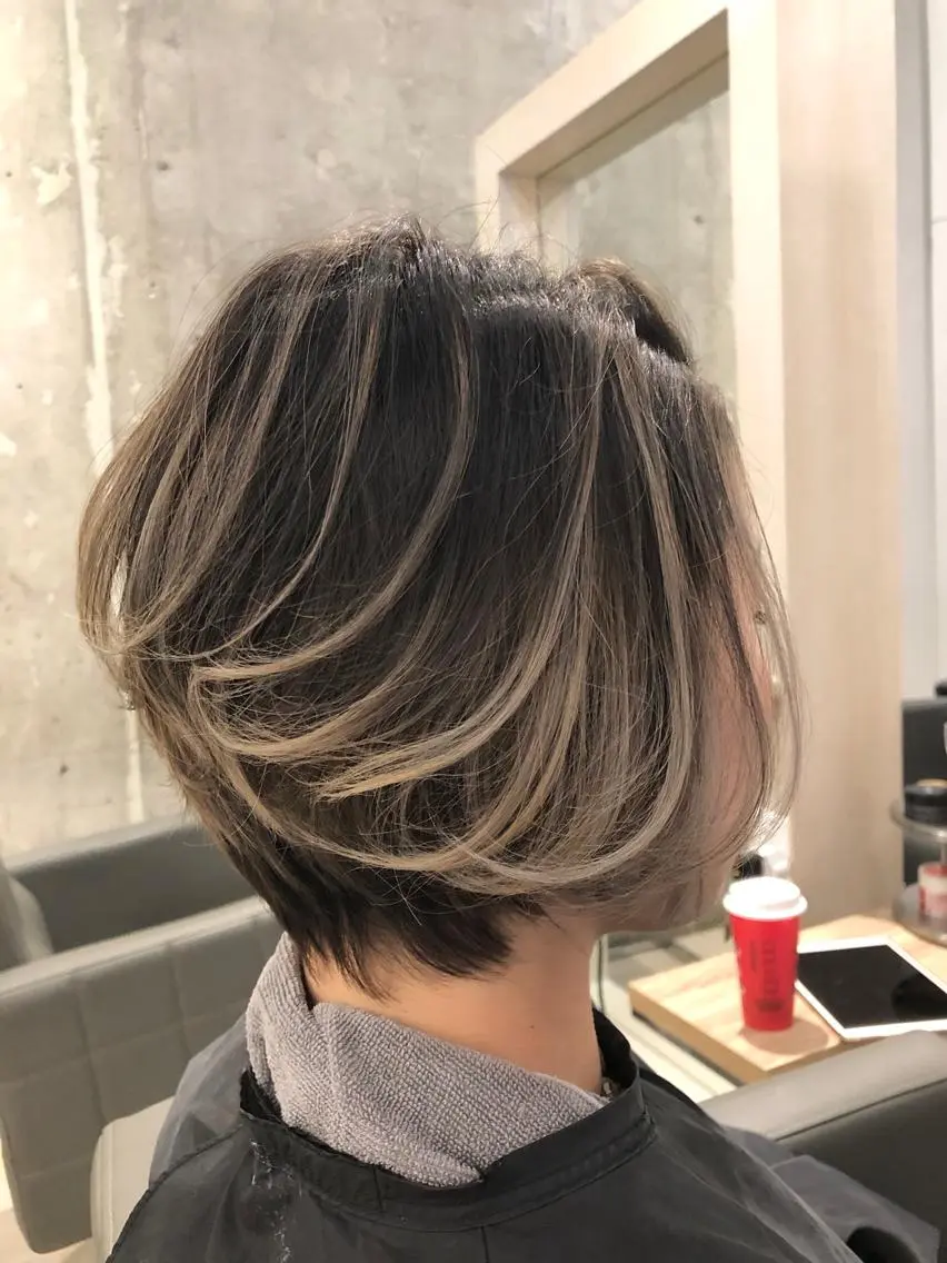 ショート カラー ショートボブ バレイヤージュ ブリーチ 透明感カラー ダブルカラー ハイトーン×髪質改善 KENTAのヘアスタイル