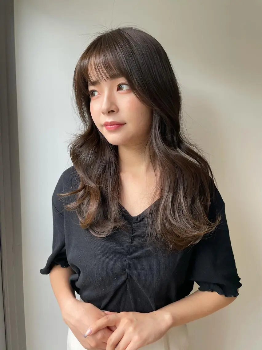 ロング カラー ロングレイヤー ベージュカラー オリーブベージュ 韓国風ヘア レイヤーカット 太田ありさ クリーミーヘアカラーのヘアスタイル