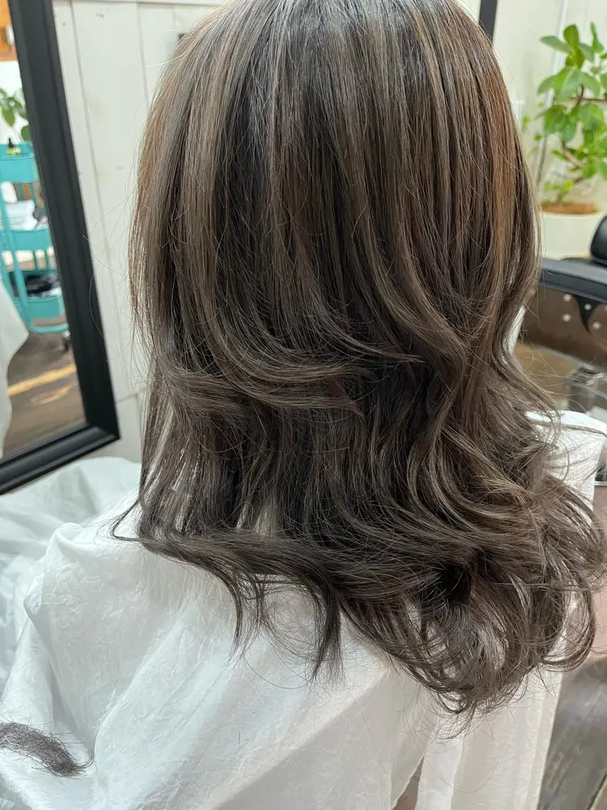 ミディアム 紙屋 隼人のヘアスタイル