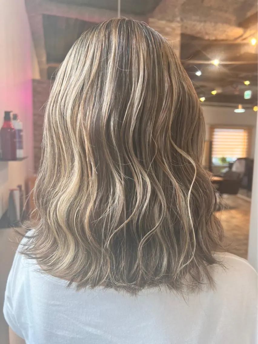 ミディアム カラー ヘアカラー&縮毛矯正 STAR☆RIVERのヘアスタイル