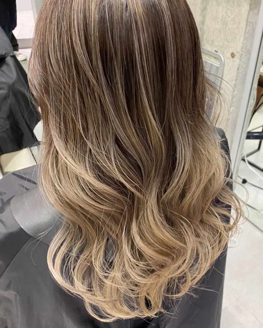 ロング レイヤーカット ヘアカラー 🌼透明感カラー ✳︎eri🌼のヘアスタイル