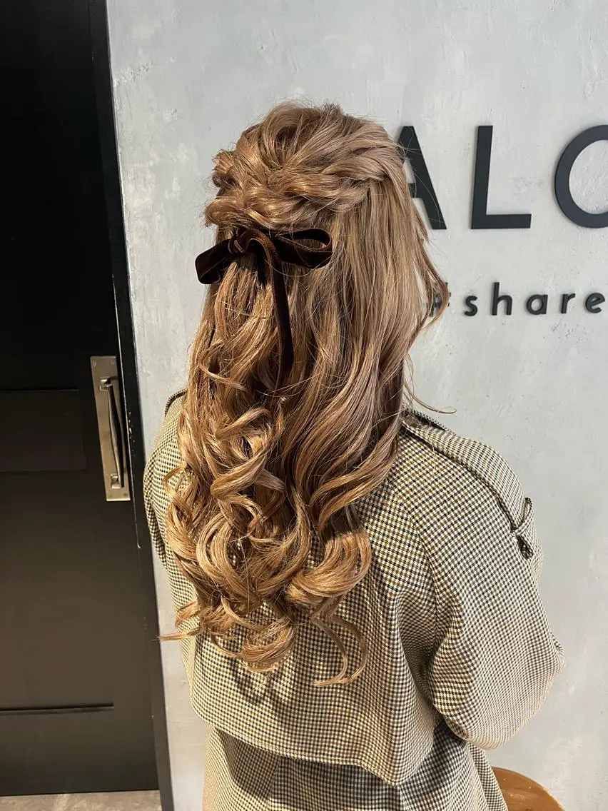 ロング カラー パーマ ヘアアレンジ 成人式 ハーフアップ 結婚式・ブライダル 卒業式のヘアスタイル ヘアセット yukimi .のヘアスタイル