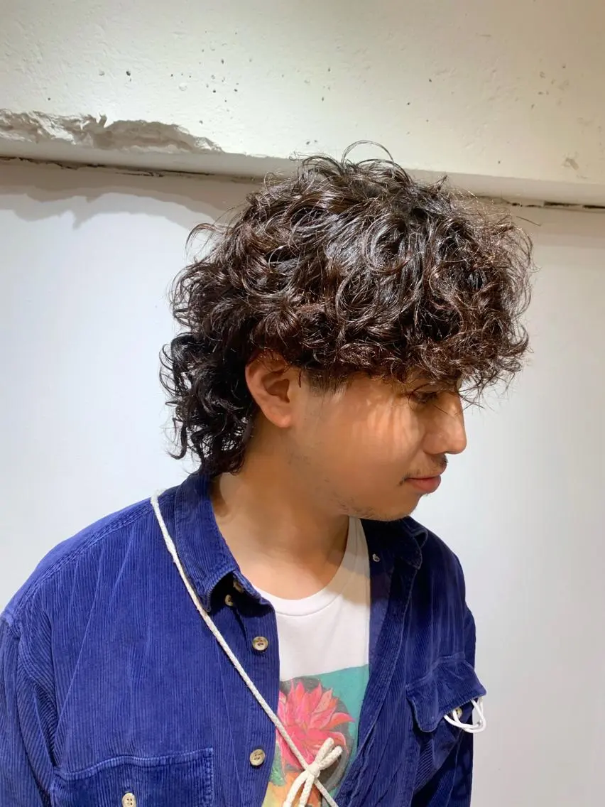 ミディアム パーマ メンズ ミディアムパーマ メンズパーマ スパイラルパーマ メンズStylist 山根慧のヘアスタイル