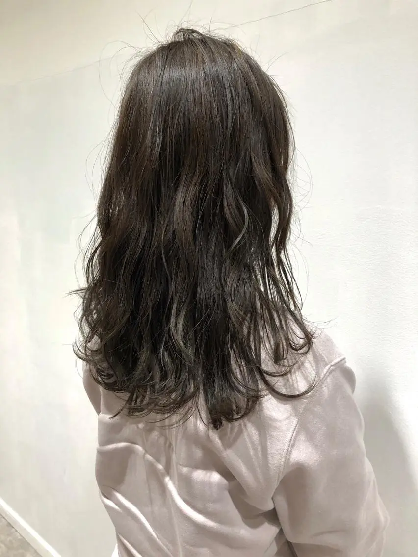 セミロング ハイライト wカラー 指名No1かけるのヘアスタイル