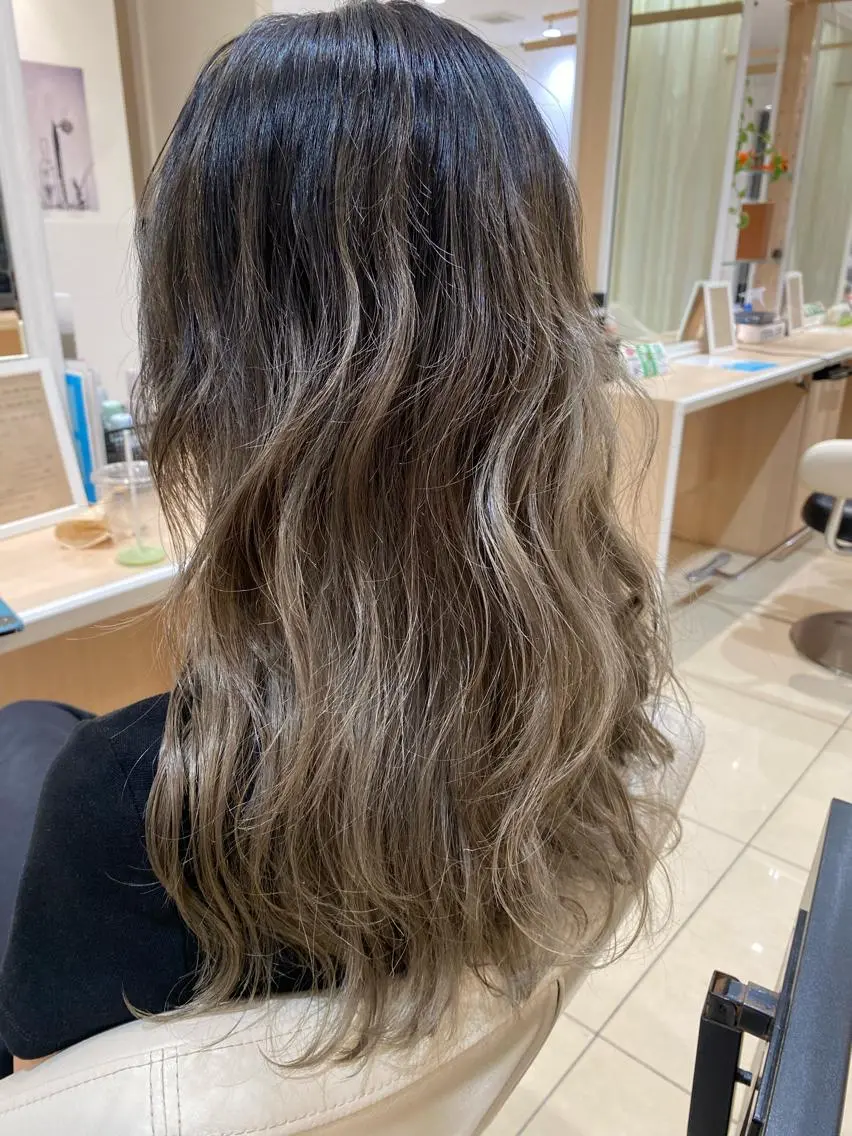 ロング カラー 🩵波巻き/ツイスパ HARU💎のヘアスタイル