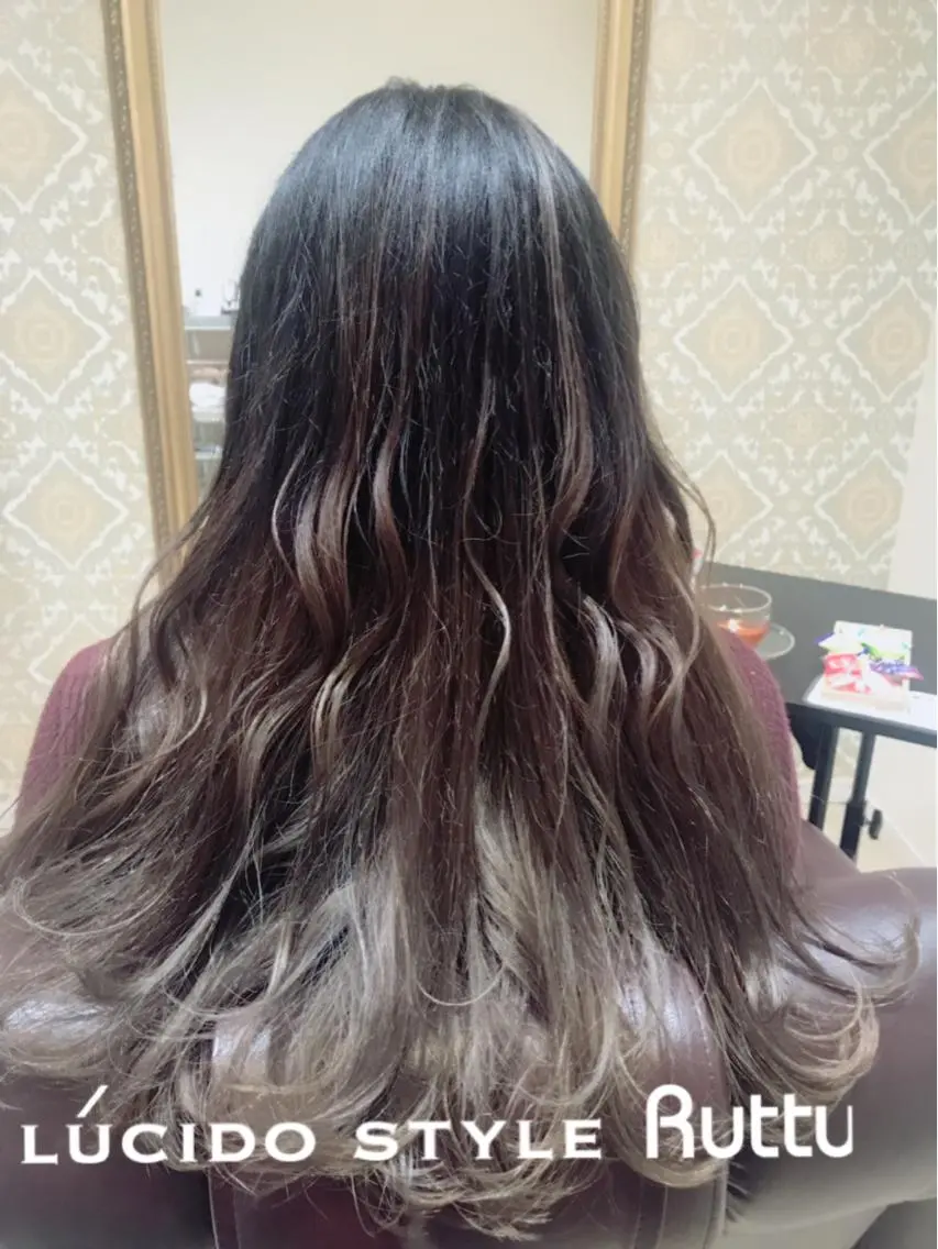ロング カラー ブリーチ ダブルカラー レイヤーカット トリートメント アザマ　ヤスカツ _rosso 川口のヘアスタイル