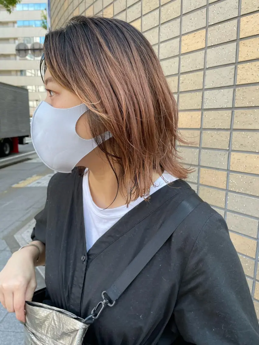 ミディアム ボブ くびれヘア エギョモリ 外国人風カラー ハイレイヤー 東 史夏のヘアスタイル