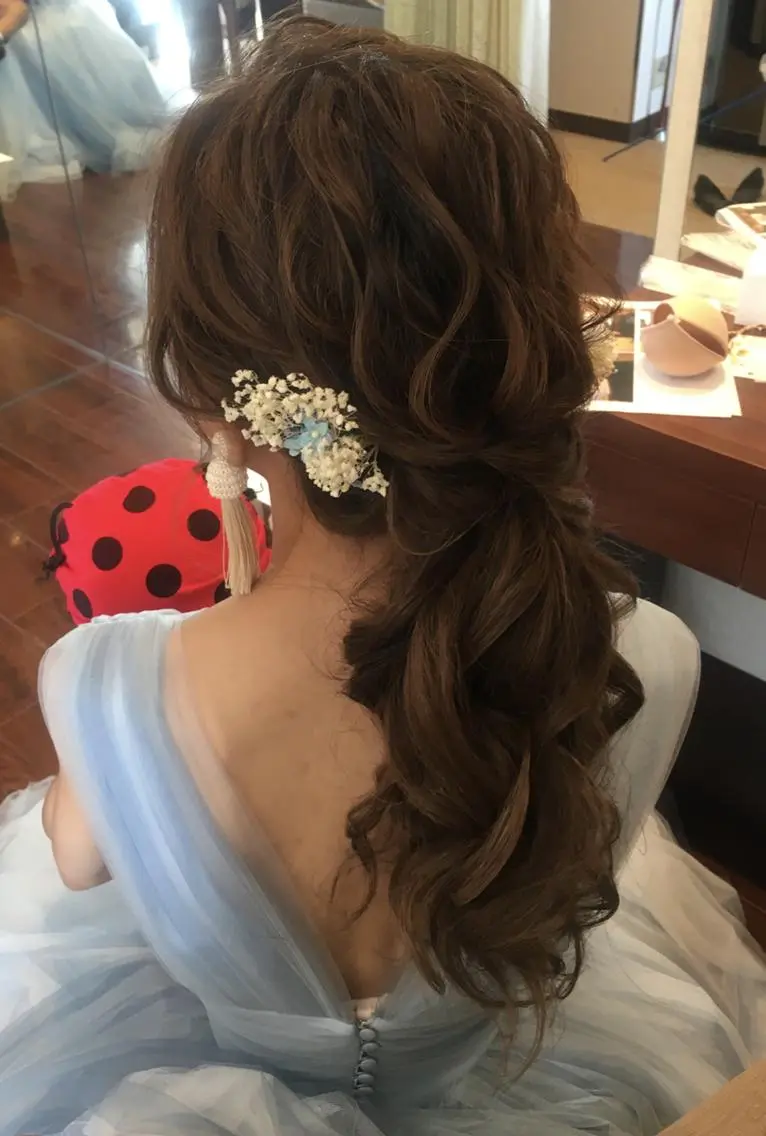 ロング ヘアアレンジ ポニーテール ヘアアンドメイクムタ 新居のヘアスタイル