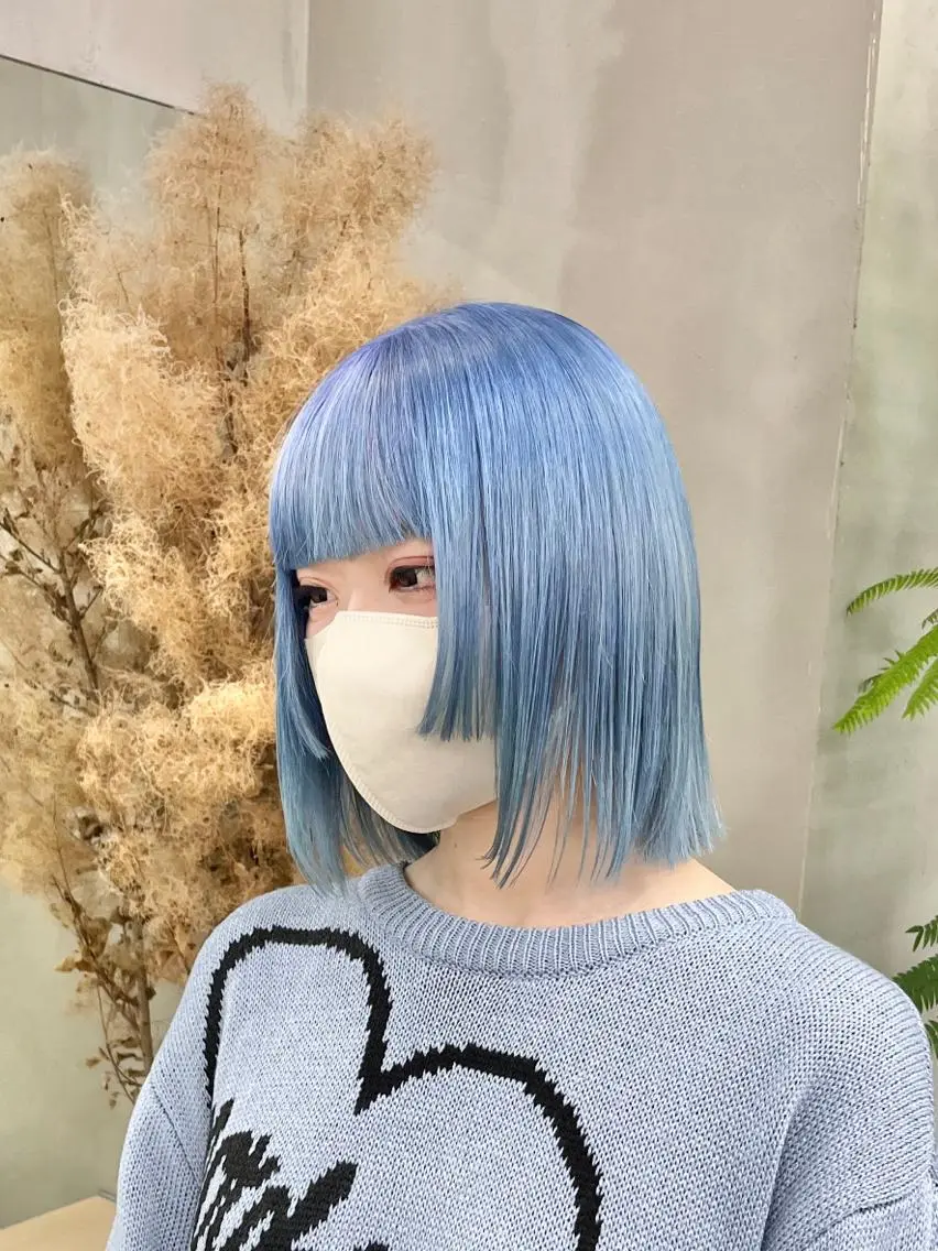 ミディアム カラー イツク ⚡️ ルーツ/ハイトーンのヘアスタイル