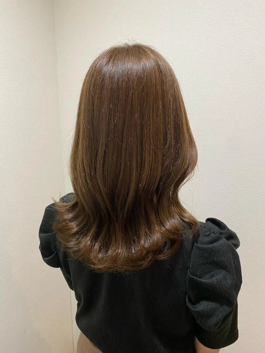 ミディアム カット ヘアカラー トリートメント 似合わせレイヤーカッ ト🩶瀧本美咲のヘアスタイル