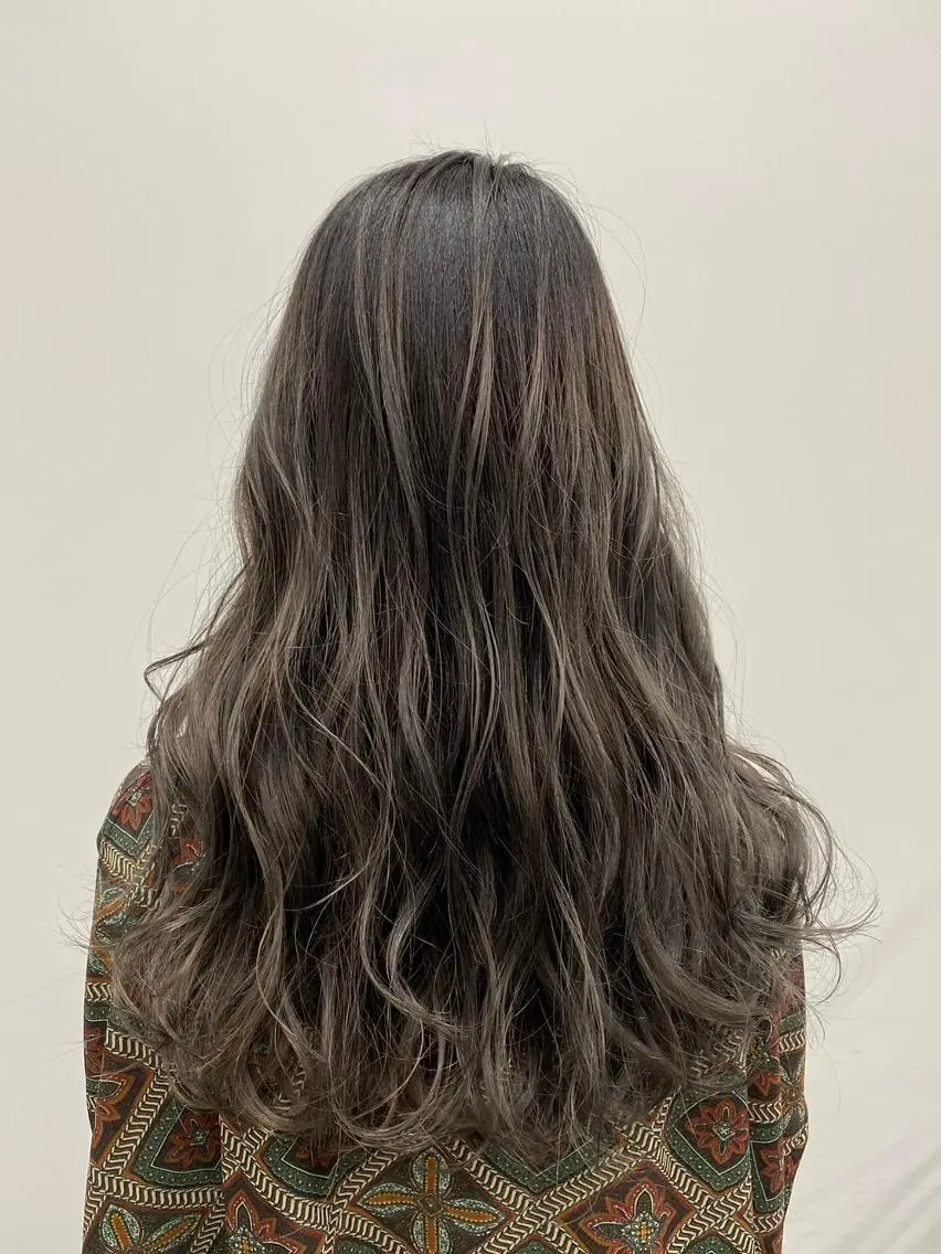 カラー アディクシーカラー アッシュ ブルーカラー ダークアッシュ グレージュ 【公式】amble luxe 中野のヘアスタイル