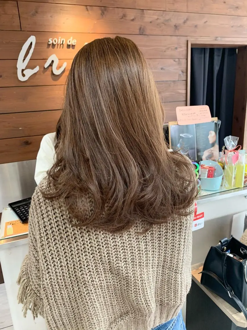 セミロング レイヤー/艶髪カラー 森本くるみのヘアスタイル