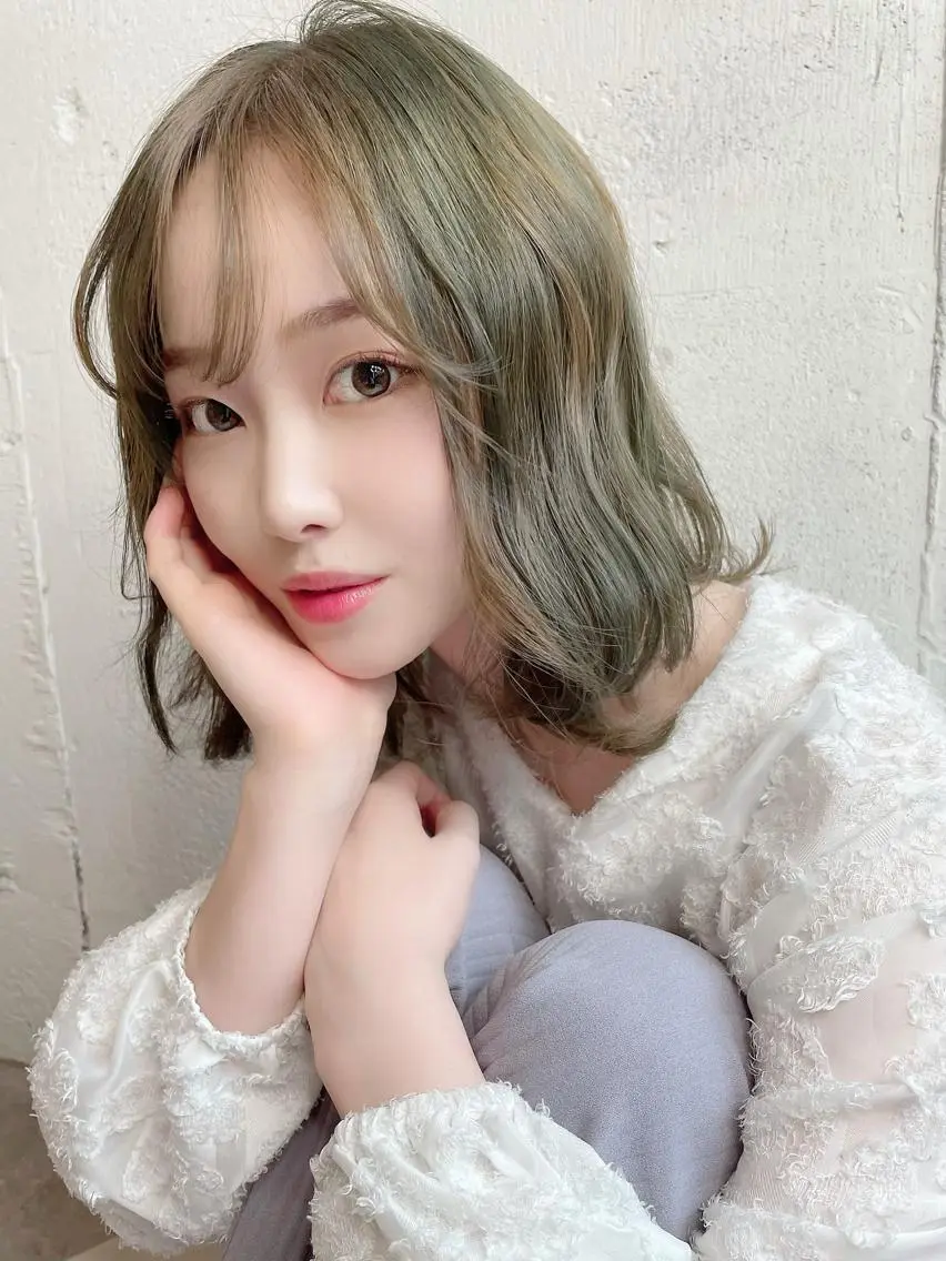 ミディアム カラー ブリーチ グレージュ オリーブグレージュ オリーブグレー カット ヘアカラー トリートメント 💛丁寧さNo.🥇 🧸片山智裕💛のヘアスタイル
