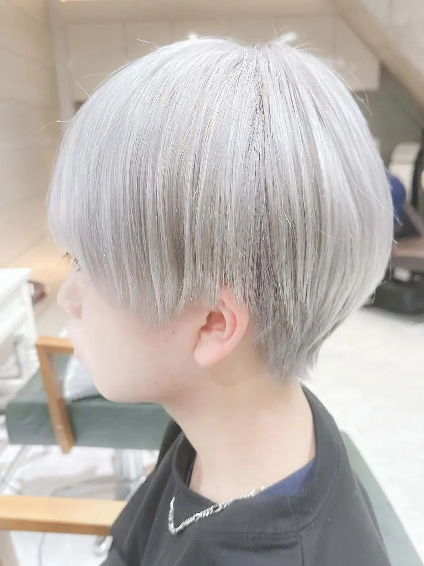 ショート カラー ヘアアレンジ メンズ メンズブリーチ メンズハイトーン ブリーチ ケアブリーチ 透明感カラー Days 透明感カラーのヘアスタイル