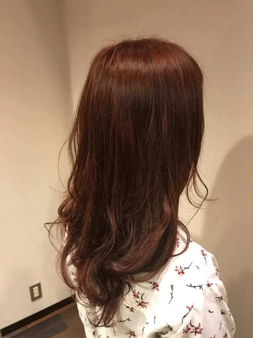 ロング カラー レッドカラー ひろせ かなのヘアスタイル