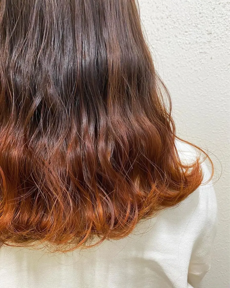 ミディアム カラー グラデーションカラー オレンジ ヘアカラー ツキノキ　ミナ 8月から西梅田店のヘアスタイル