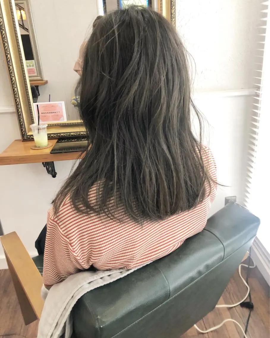 ロング カラー ヘアカラー トリートメント 江原 彩華のヘアスタイル