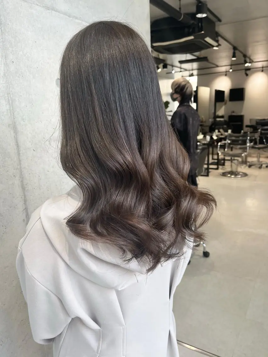 ミディアム カラー ヘアアレンジ トリートメント ヘッドスパ ヘアセット 透明感/オリーブ/ グレージュ/YUKAのヘアスタイル