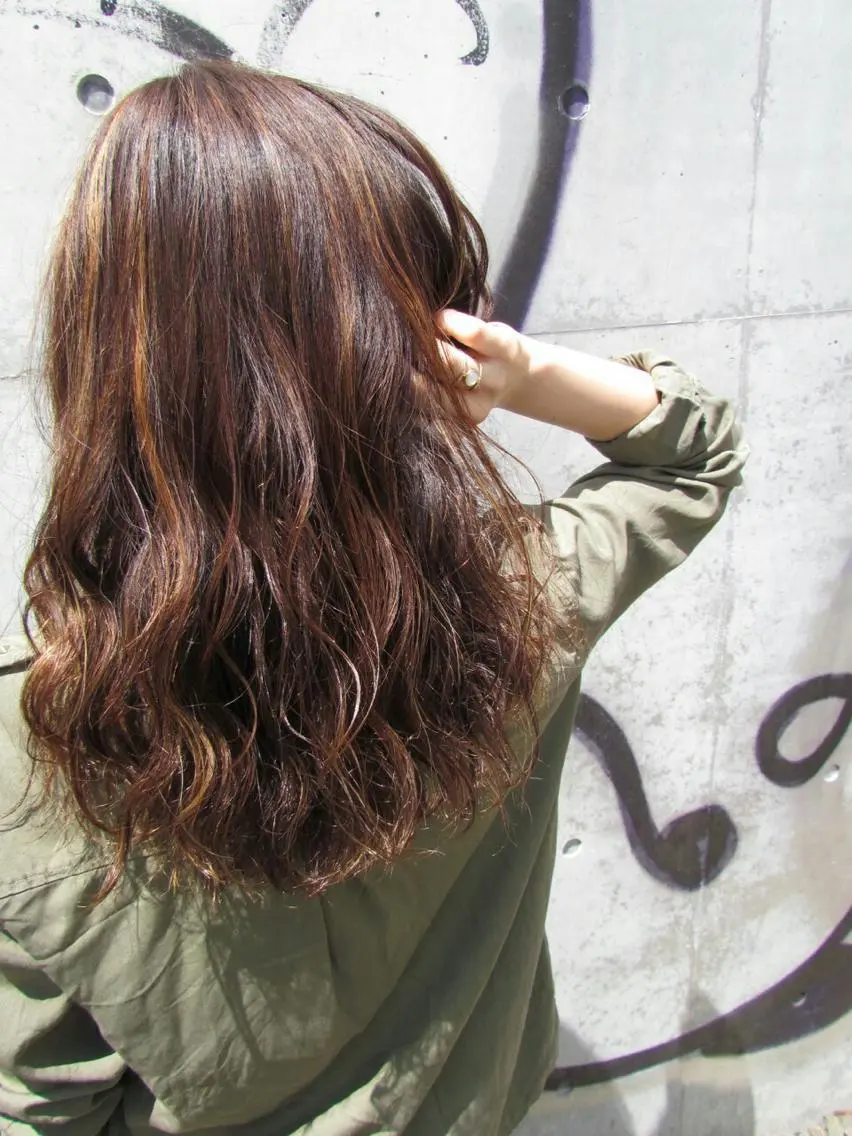 ミディアム ミディアムパーマ yoshi （髙橋）のヘアスタイル