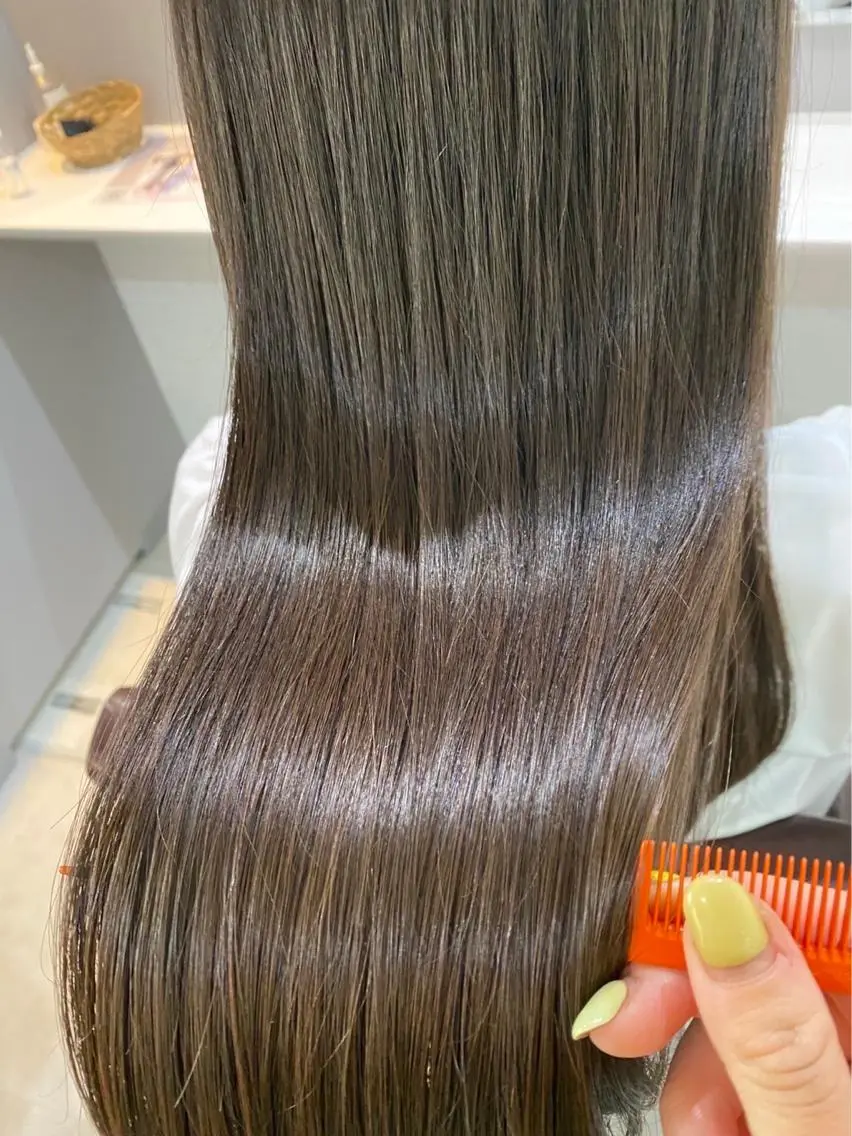 セミロング カラー アディクシーカラー ブリーチ ケアブリーチ ダブルカラー イヤリングカラー カット ヘアカラー トリートメント ヘアセット 髪質改善デザイナー &mirai ryoのヘアスタイル