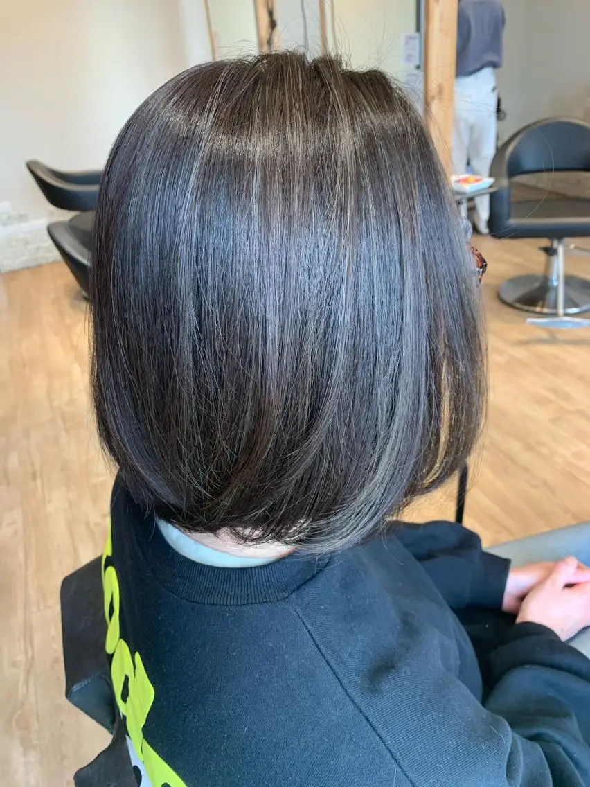 ショート カラー グレージュ ハイライトカラー ハイライト ヘアカラー 大久保 隆蔵のヘアスタイル