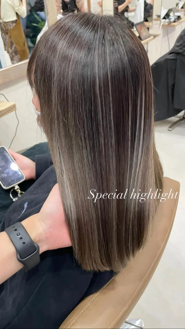 セミロング ヘアカラー 鈴木 妃帆未のヘアスタイル