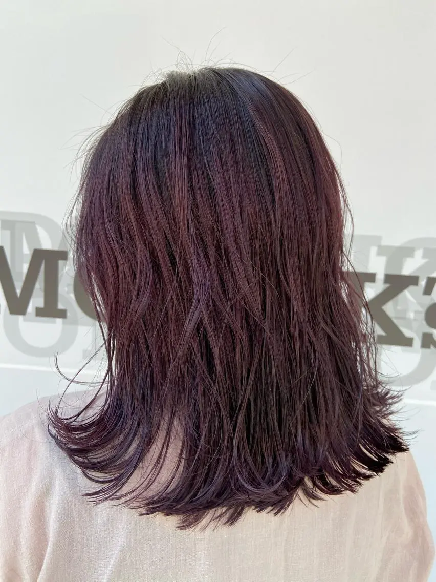 ミディアム カラー ピンクカラー ピンクパープル パープルカラー カット ヘアカラー トリートメント Amour なぐらのヘアスタイル