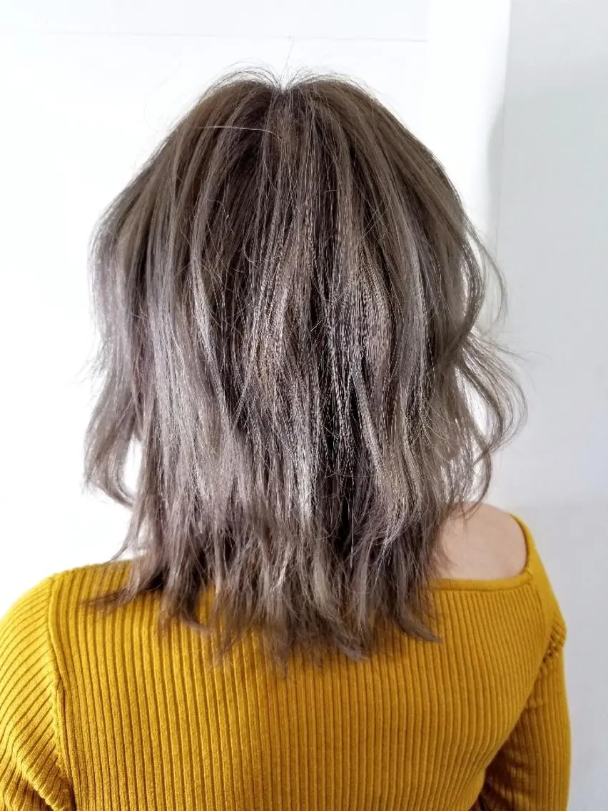 ミディアム カラー ブリーチ ブルーカラー ラベンダーカラー TATSURO タツローのヘアスタイル