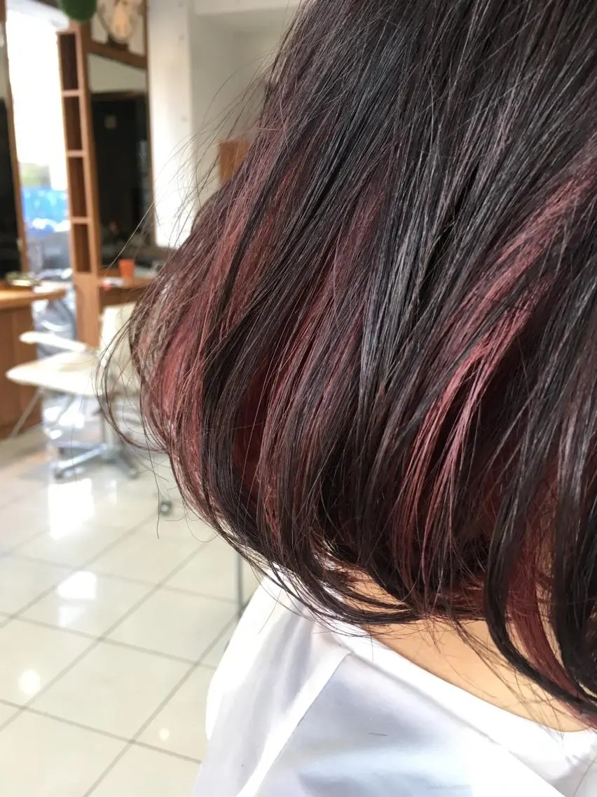 ショート カラー インナーカラー 縮毛矯正 トリートメント 白髪ぼかしハイライト 柳川拓哉のヘアスタイル
