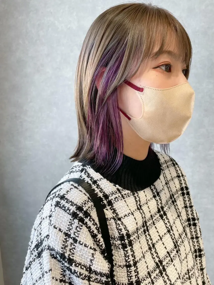 ミディアム カラー ベージュカラー デザインカラー インナーカラー ミルクティーベージュ パープルカラー obje't cielのヘアスタイル