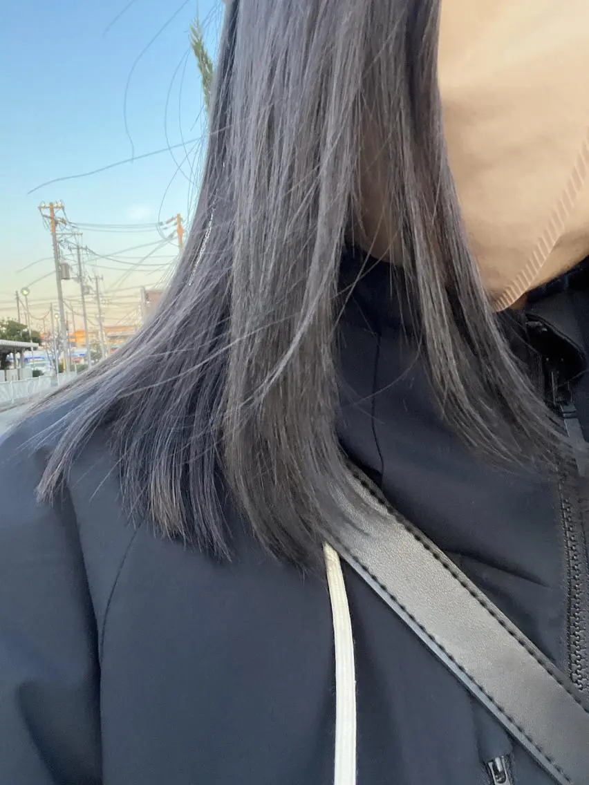 ミディアム カラー アッシュ アッシュグレー RuLaN AMIのヘアスタイル