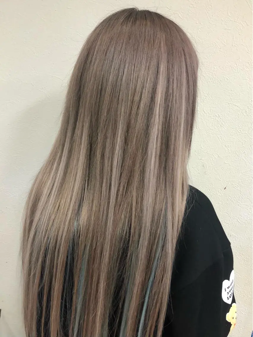 カラー 最高級エクステ /羽エクステ白石宇由のヘアスタイル