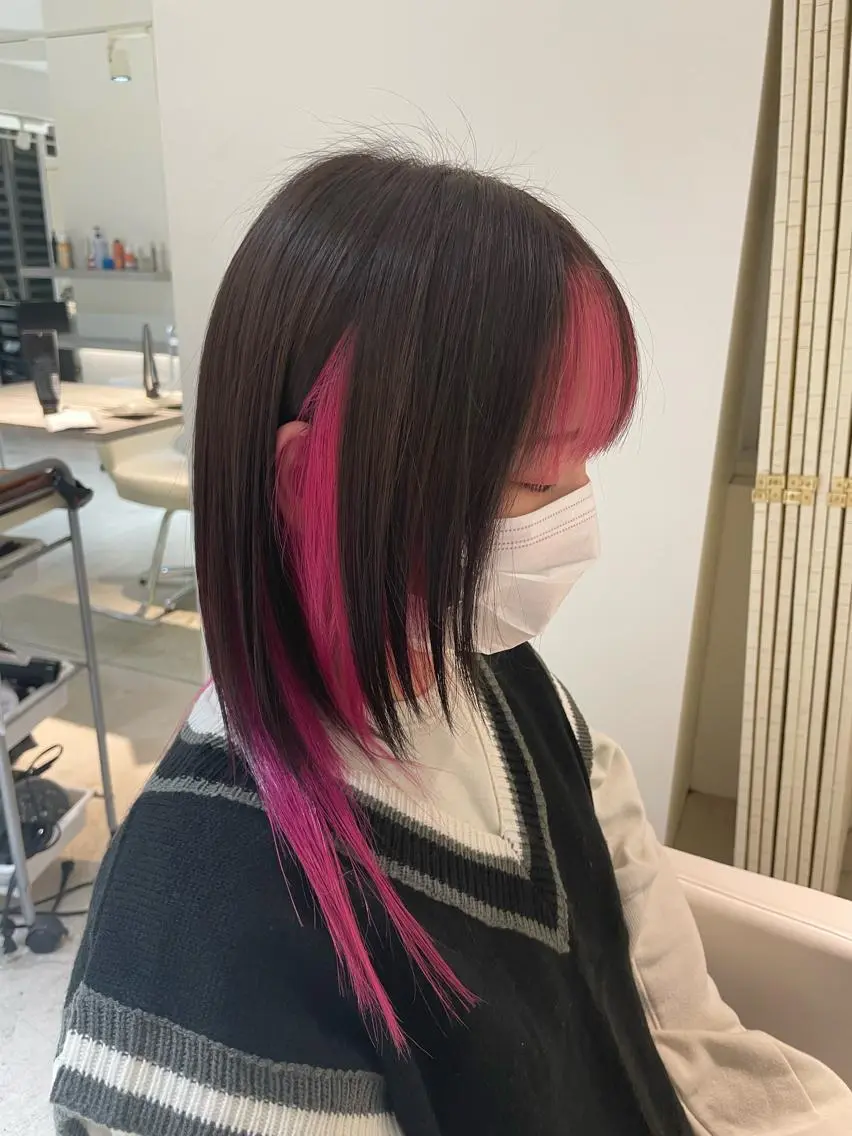 ミディアム カラー ヘアアレンジ インナーカラー ピンクカラー ウルフカット ✨髪のソムリエ✨ 岩川和生のヘアスタイル