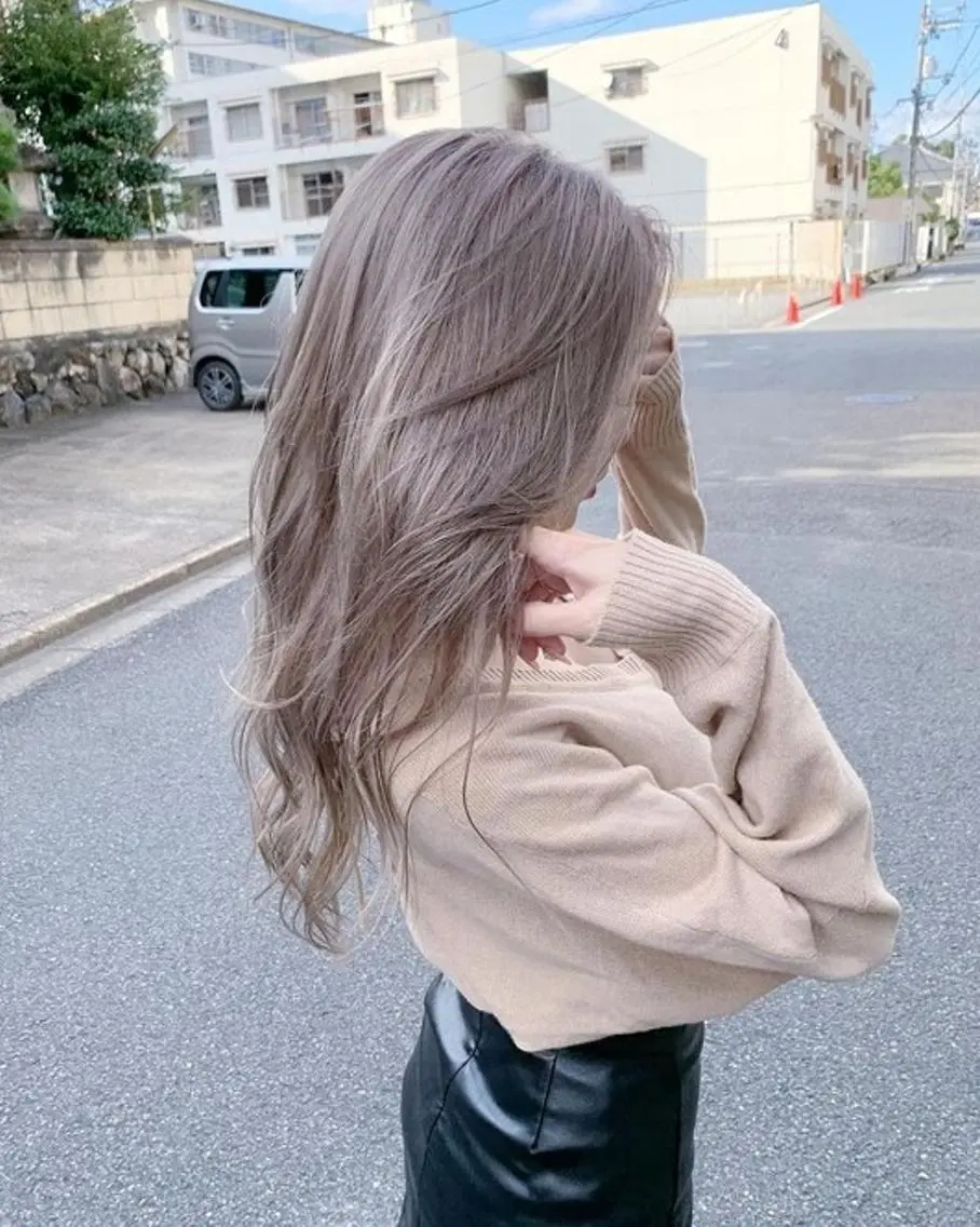 ロング ヘアカラー Luisハイライト　 喜連瓜破、髪質改善のヘアスタイル