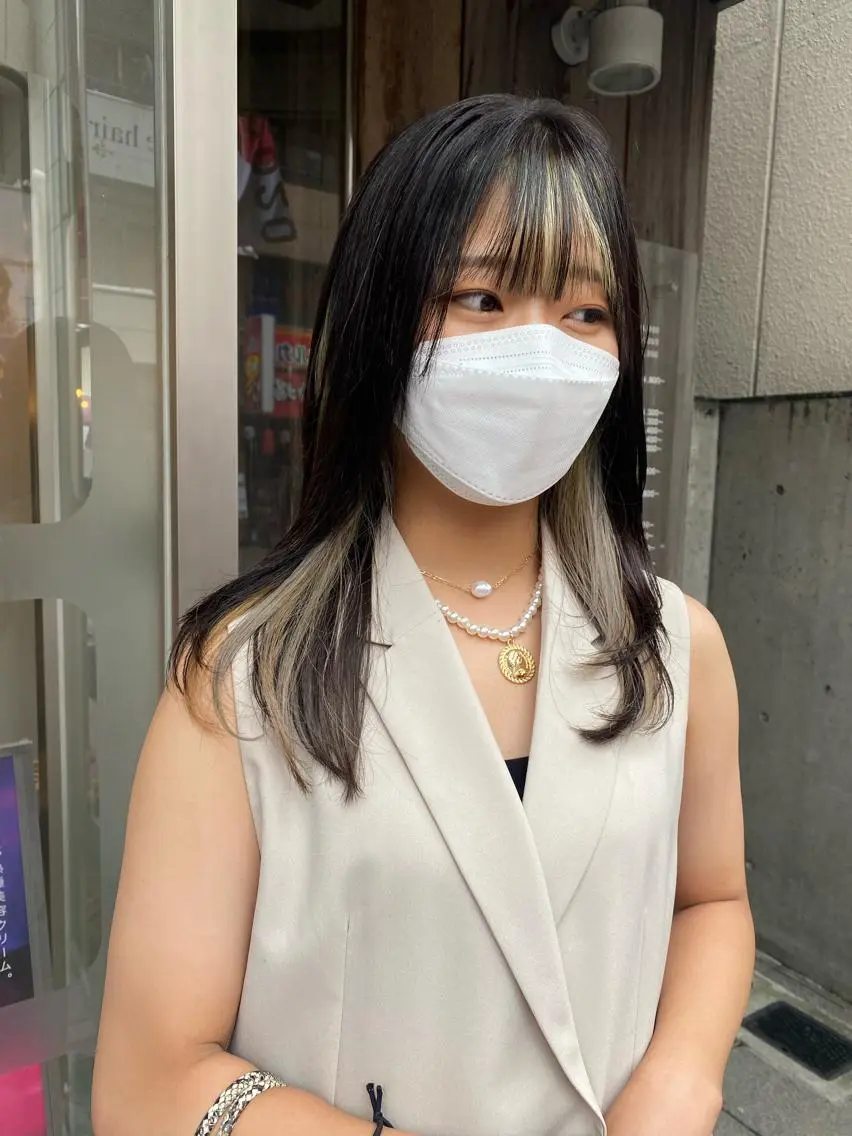 セミロング カラー パーマ ヘアアレンジ メンズ キッズ ネイル mana 暖色カラーカットのヘアスタイル