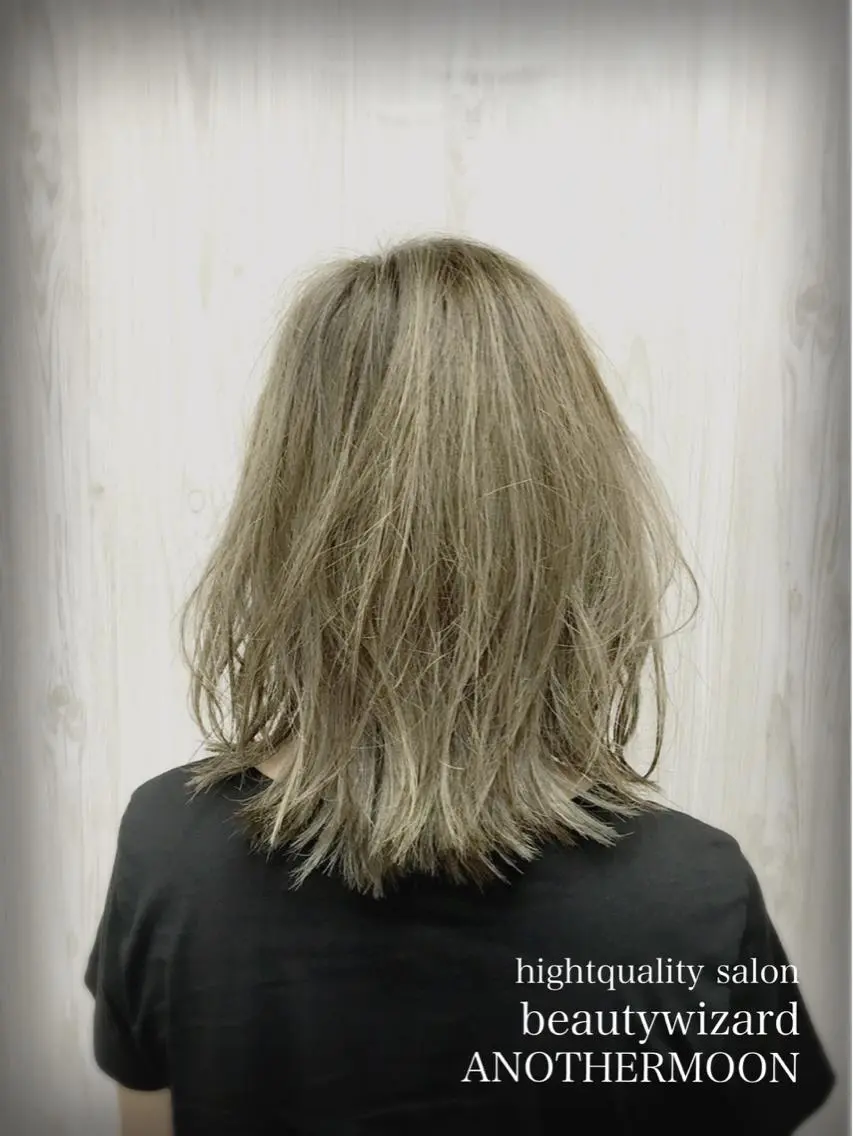 ミディアム アッシュ アッシュグレー 大島 智志のヘアスタイル