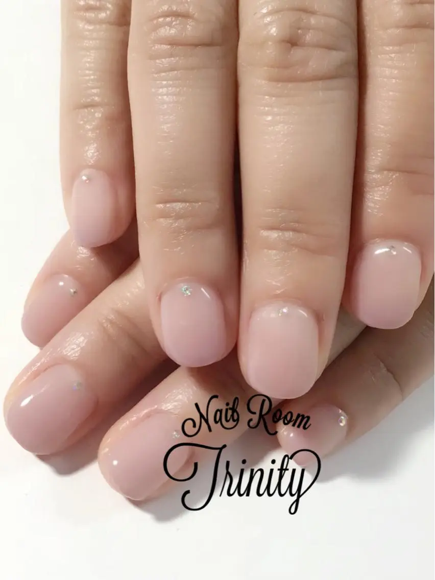 ネイル ストーンネイル Trinity staffのネイルデザイン