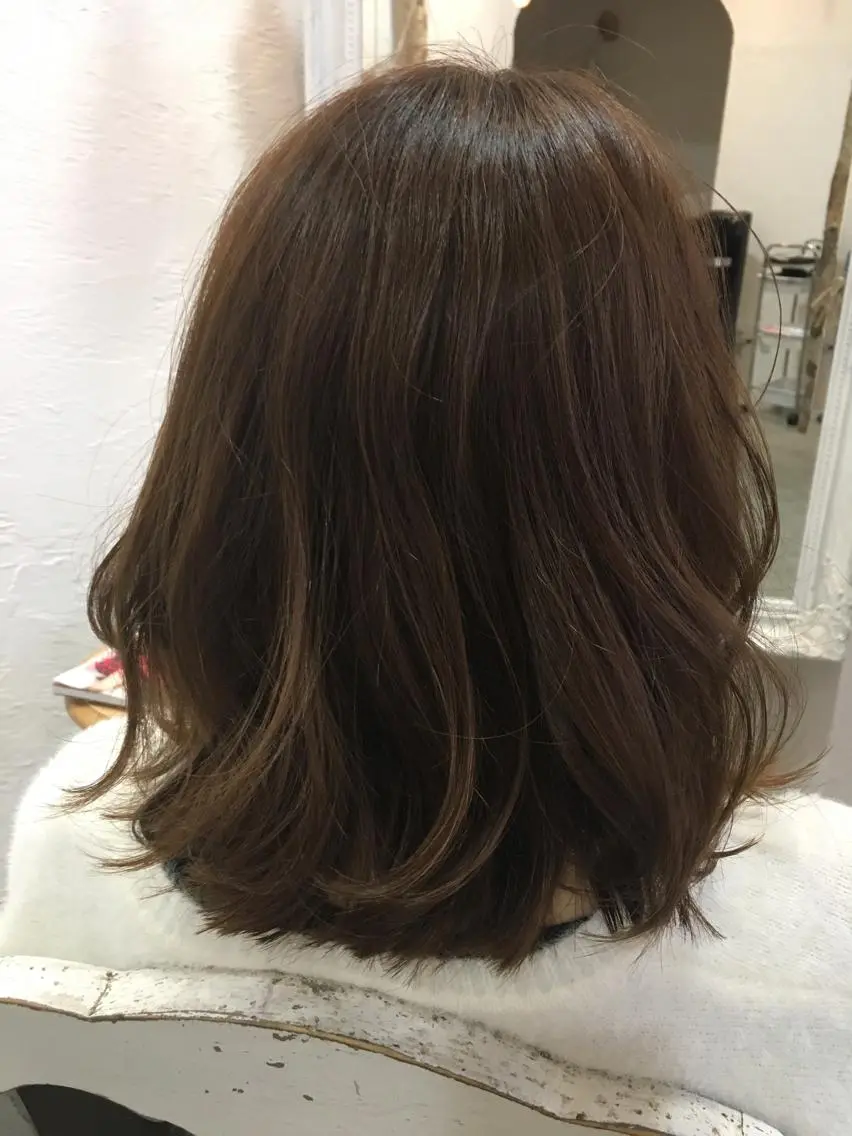 ミディアム カラー イルミナカラー fio マナミのヘアスタイル