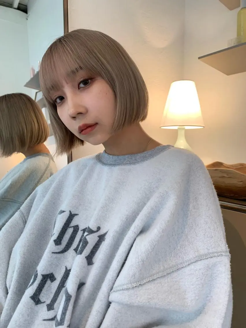 ショート カラー wakana/ 柔らかベージュカラーのヘアスタイル