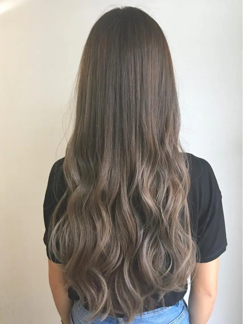 ロング カラー バレイヤージュ ベージュカラー グラデーションカラー レイヤーカット カット ヘアカラー トリートメント ヘアセット yoshi ☆のヘアスタイル