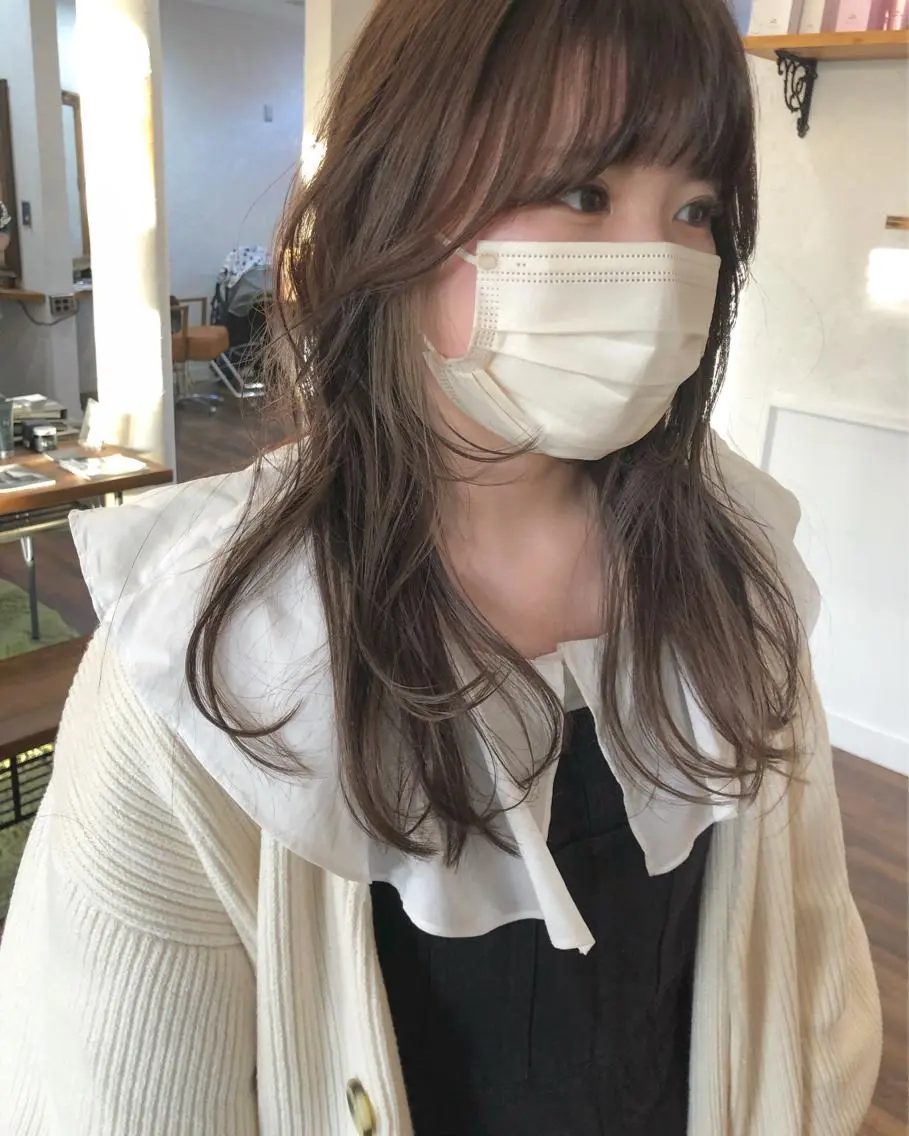 セミロング カラー グレージュ カット ヘアカラー 江原 彩華のヘアスタイル