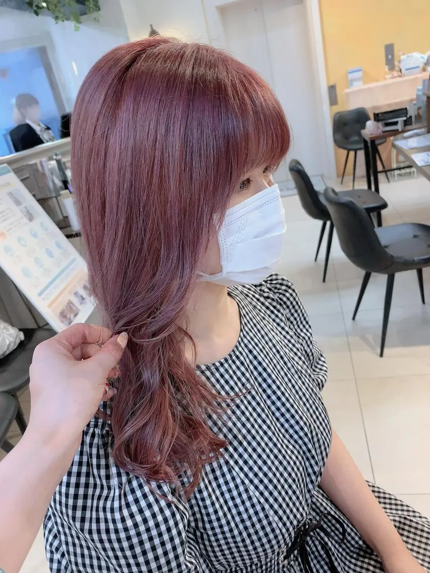 ロング カラー 透明感ハイトーン🦄 キラ🌈のヘアスタイル