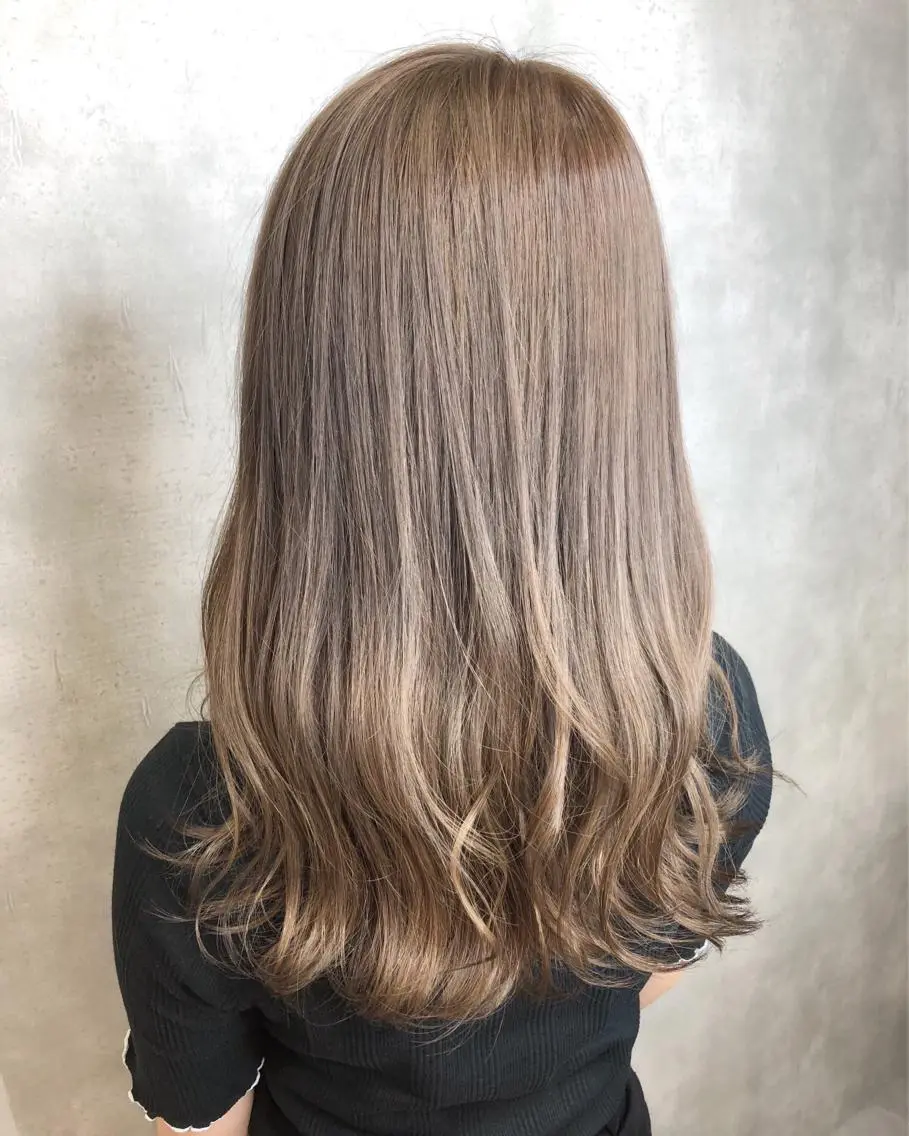 セミロング カラー イルミナカラー トリートメント universe tokyoのヘアスタイル