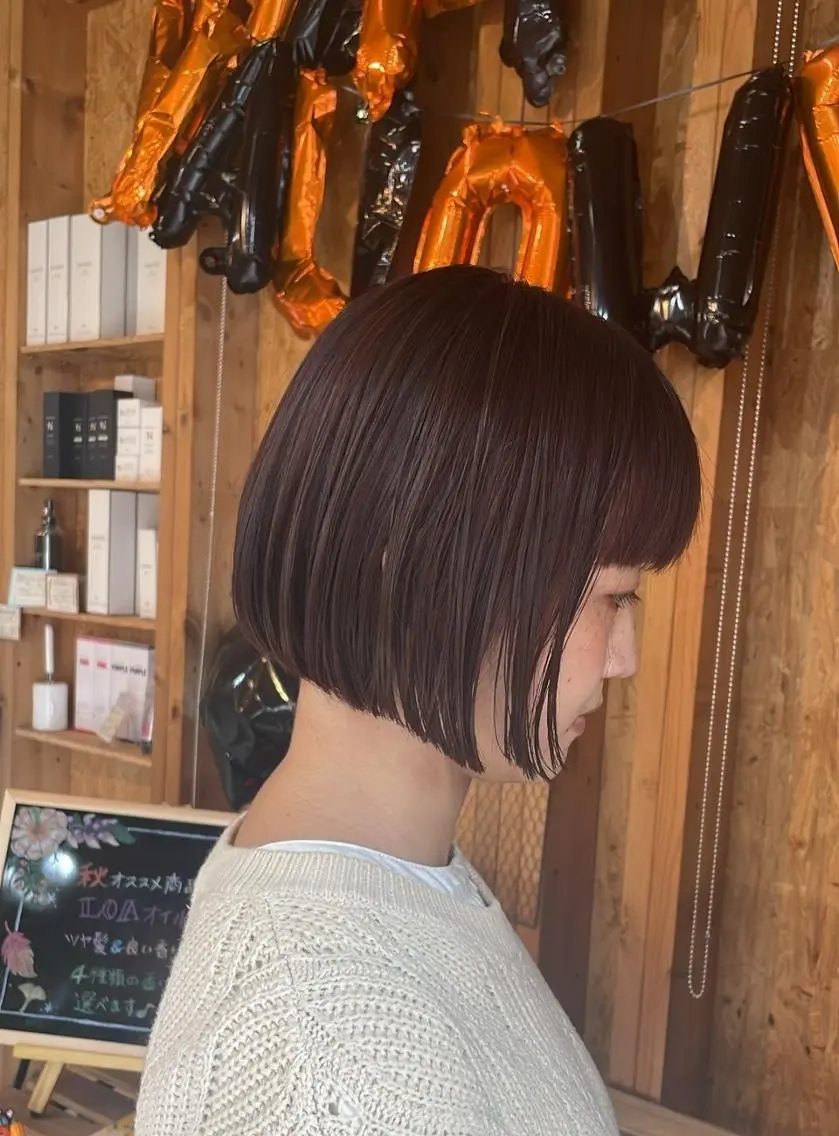 ショート カット トリートメント ☘️レイヤー&ボブ× ハイトーン☘️初ボブのヘアスタイル