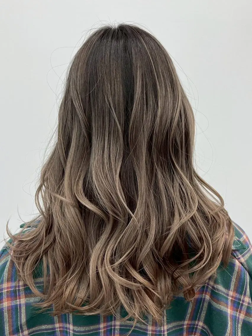 カラー ロング アディクシーカラー アッシュ ブルーカラー ダークアッシュ グレージュ 【公式】amble luxe池袋東口🩷のヘアスタイル