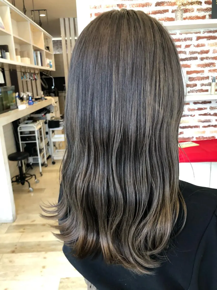 ロング カラー アッシュ ブリーチ 東恩納 誠のヘアスタイル