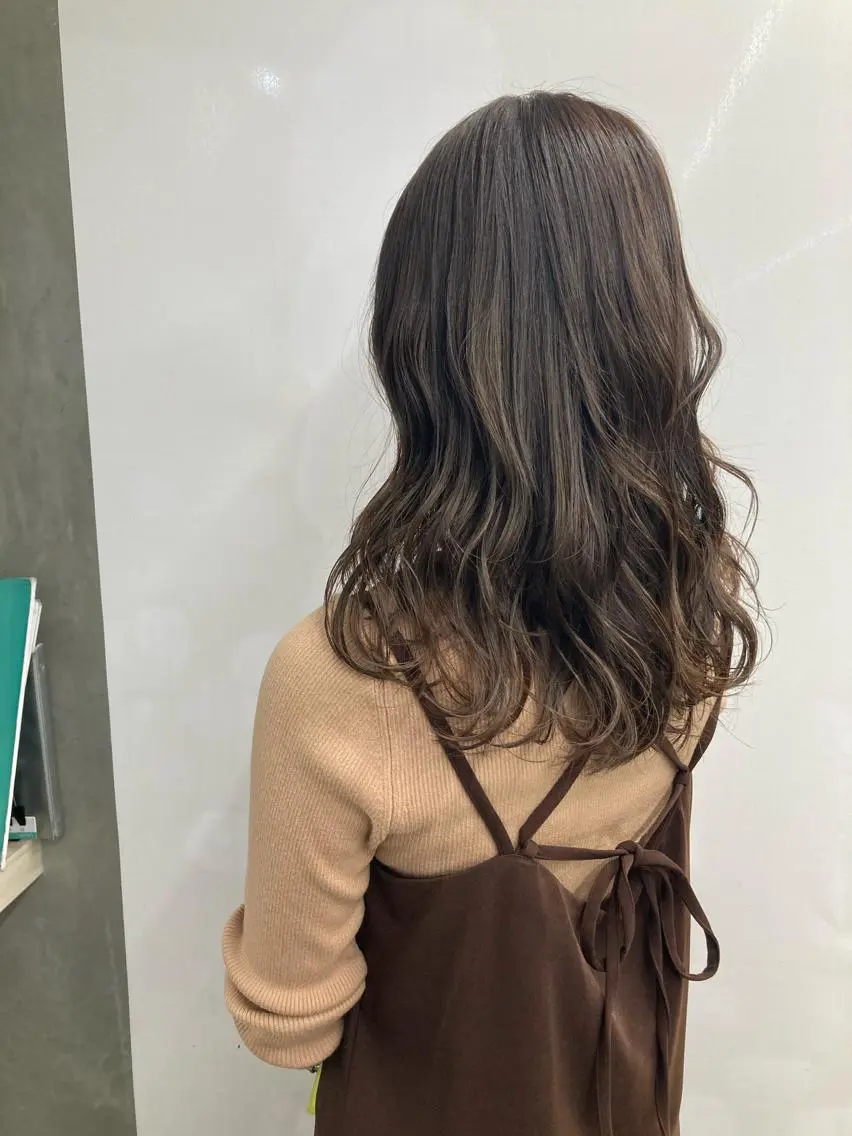 セミロング カラー グレージュ モカグレージュ ヘアカラー トリートメント ブリーチ&似合せボブ 田中寛十のヘアスタイル